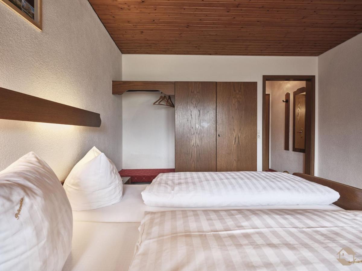 ホテル ランドガストホフ アドラー - ペルツミューレ Biederbach Baden-Württemberg エクステリア 写真