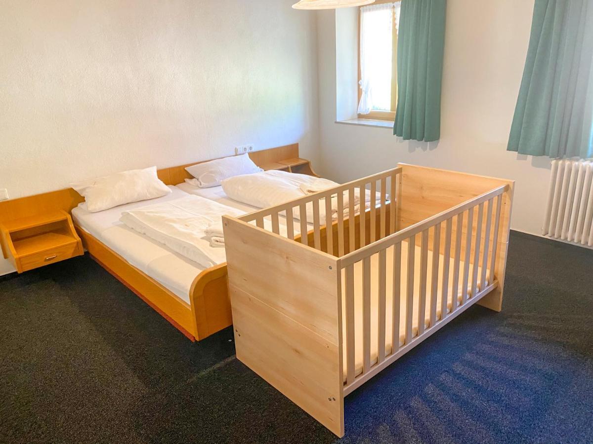 ホテル ランドガストホフ アドラー - ペルツミューレ Biederbach Baden-Württemberg エクステリア 写真